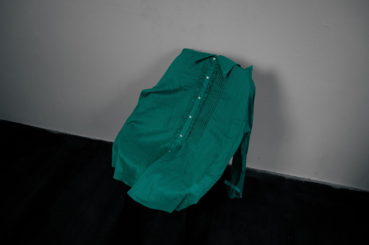 コットン60Sドビーフリルピンタックシャツ GREEN - OPTRICO